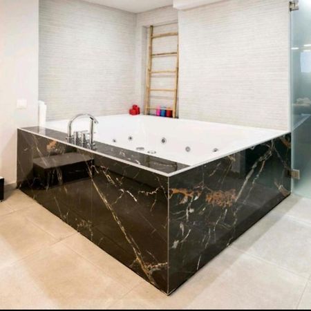 Romantic Jacuzzi Apartment Atenas Exterior foto