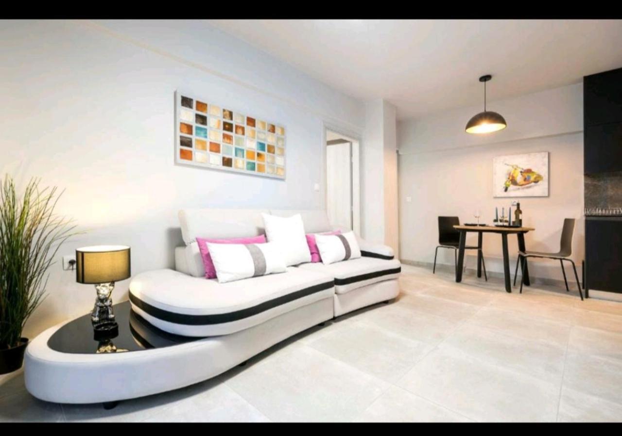 Romantic Jacuzzi Apartment Atenas Exterior foto
